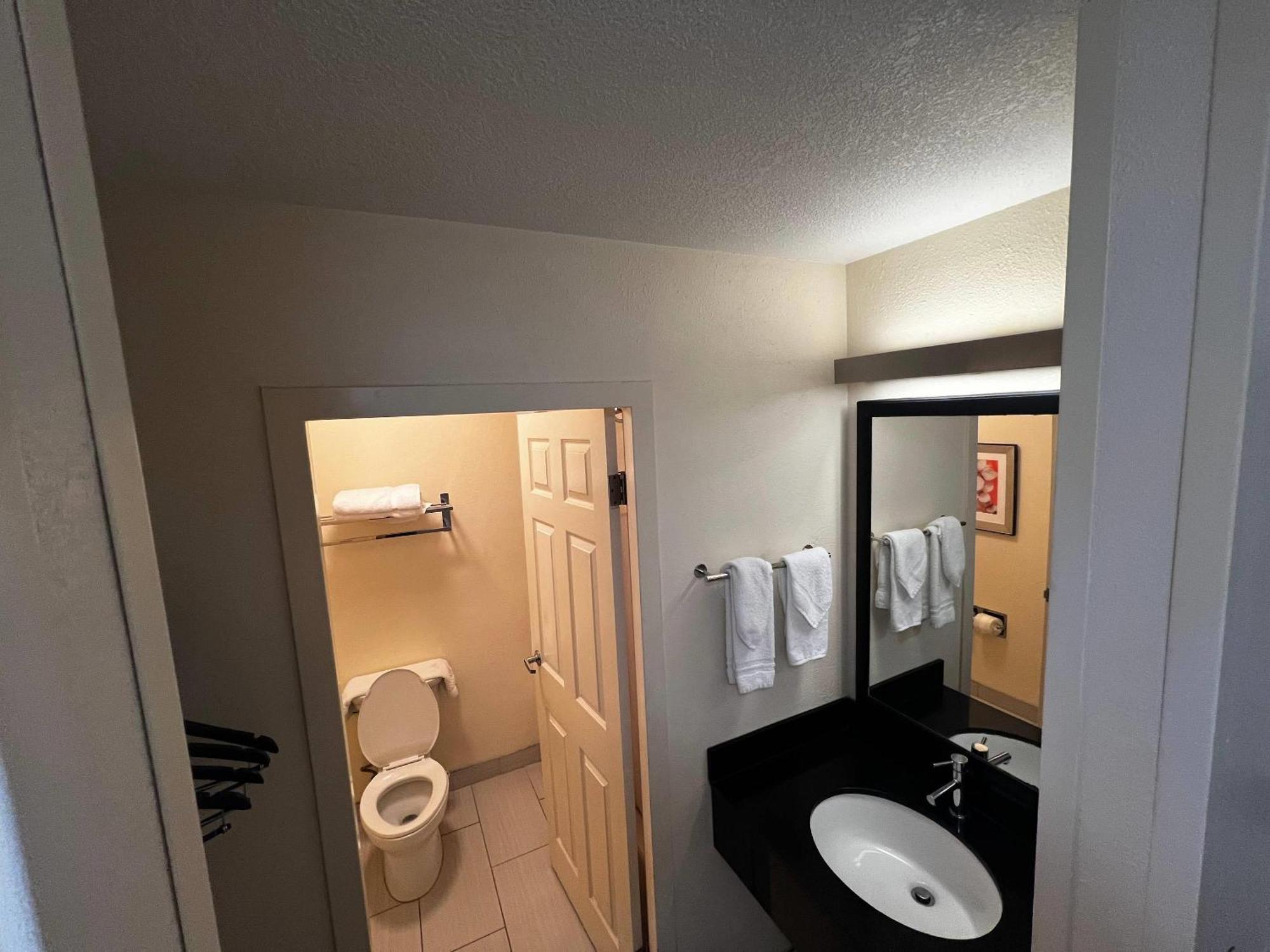Rodeway Inn Μαίηκον Εξωτερικό φωτογραφία
